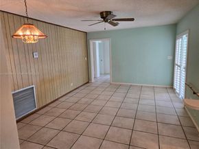520 NW 75th Ter, Plantation FL 33317