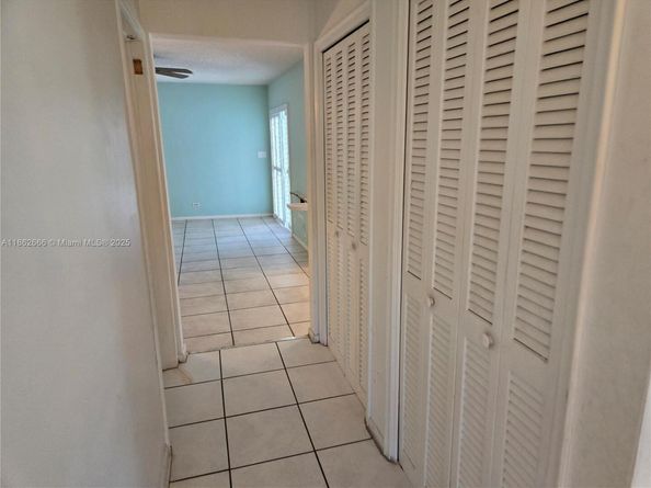 520 NW 75th Ter, Plantation FL 33317