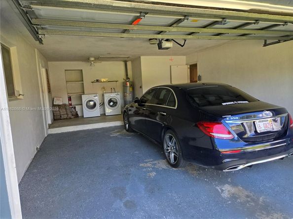 520 NW 75th Ter, Plantation FL 33317