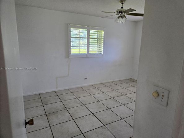 520 NW 75th Ter, Plantation FL 33317