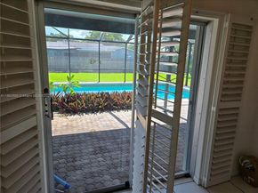 520 NW 75th Ter, Plantation FL 33317