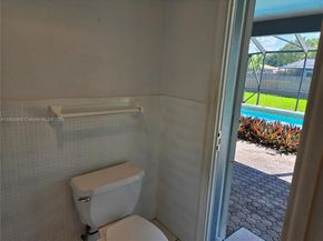 520 NW 75th Ter, Plantation FL 33317