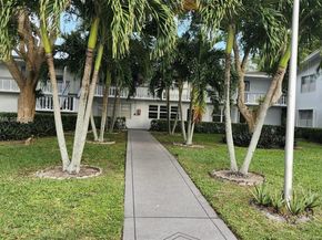 564 Durham T 564, Deerfield Beach FL 33442
