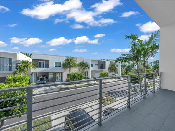 10553 NW 67th Ter, Doral FL 33178