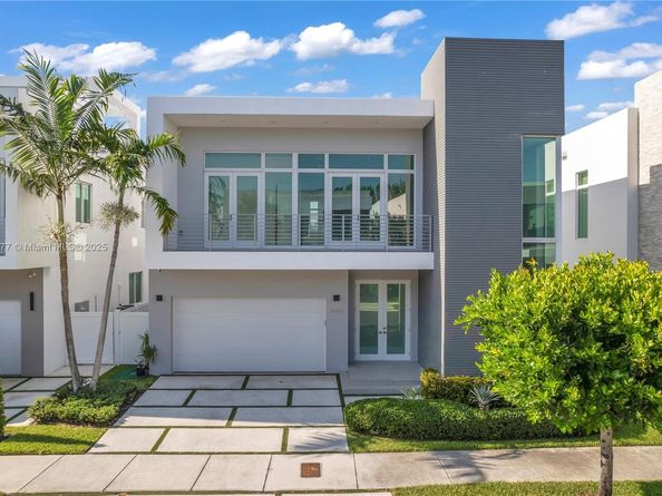 10553 NW 67th Ter, Doral FL 33178