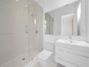 10553 NW 67th Ter, Doral FL 33178