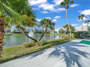 10553 NW 67th Ter, Doral FL 33178