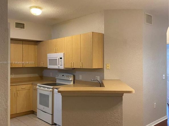 Undisclosed Address #A11851171, North Lauderdale FL 33068