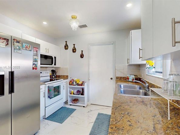 743 NW 7th Ave, Florida City FL 33034