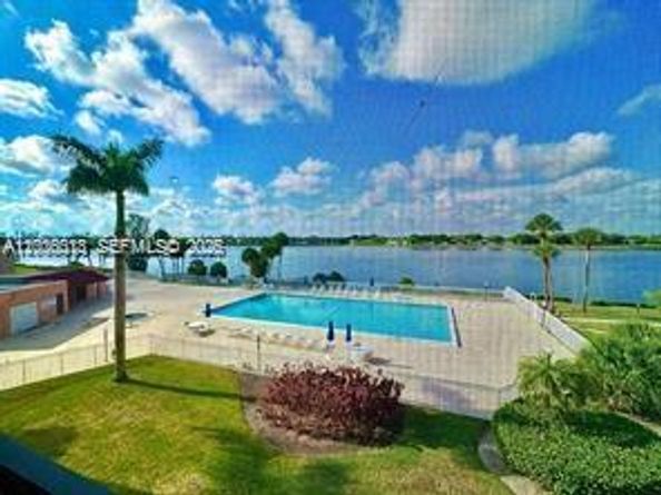 20840 San Simeon Way 209, Miami FL 33179