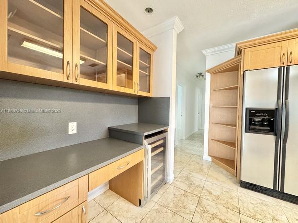 6580 W 12th Ct, Hialeah FL 33012