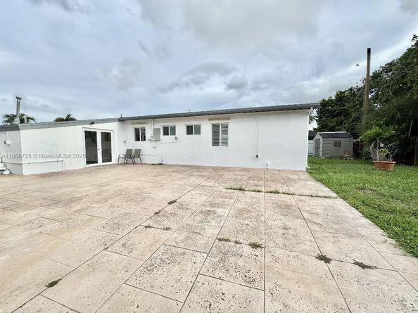 6580 W 12th Ct, Hialeah FL 33012