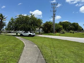 830 SW 64th Pkwy, Pembroke Pines FL 33023