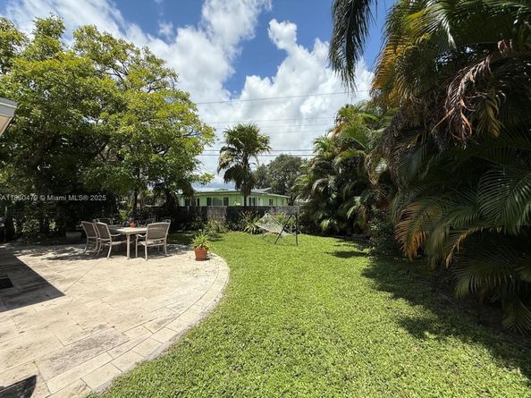 830 SW 64th Pkwy, Pembroke Pines FL 33023