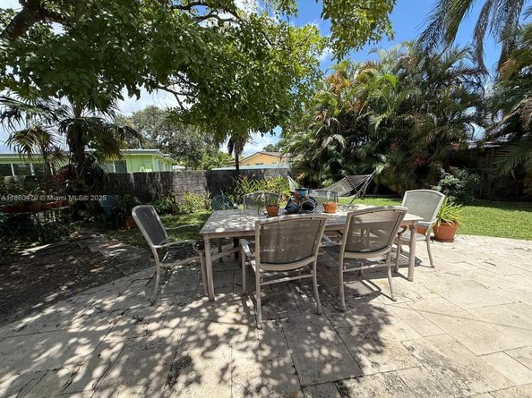 830 SW 64th Pkwy, Pembroke Pines FL 33023