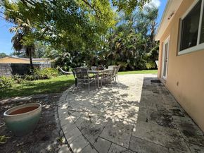 830 SW 64th Pkwy, Pembroke Pines FL 33023