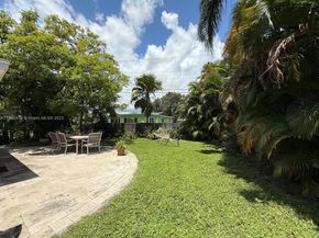 830 SW 64th Pkwy, Pembroke Pines FL 33023