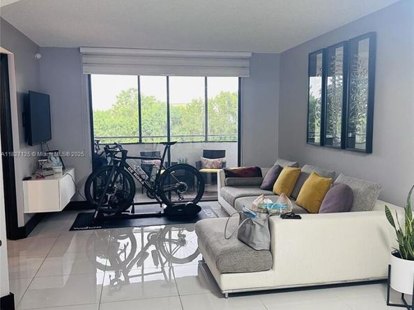 8215 SW 152nd Ave G307, Miami FL 33193