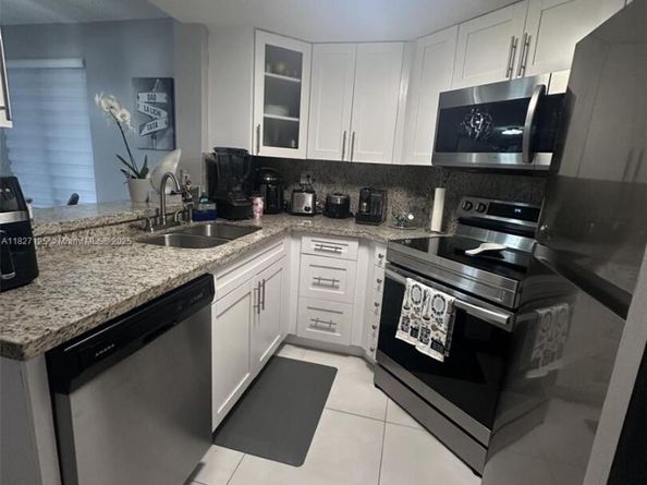 8215 SW 152nd Ave G307, Miami FL 33193