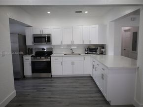 181 NE 121st St, North Miami FL 33161