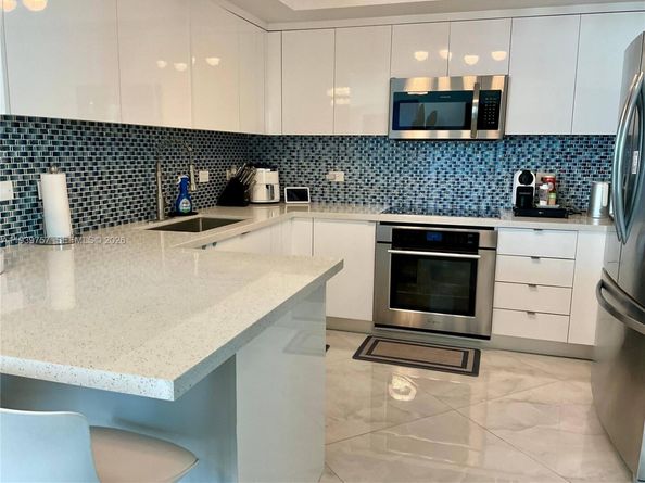 140 S Dixie Hwy 527, Hollywood FL 33020