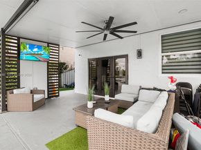 1034 NW 184th Way, Pembroke Pines FL 33029