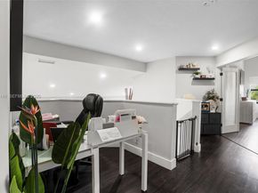 1034 NW 184th Way, Pembroke Pines FL 33029