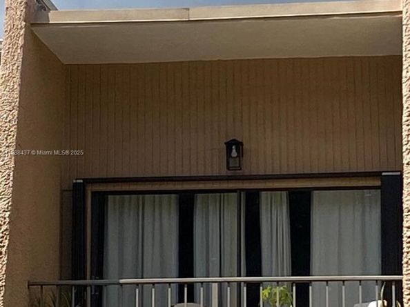8267 SW 128th St 215, Pinecrest FL 33156