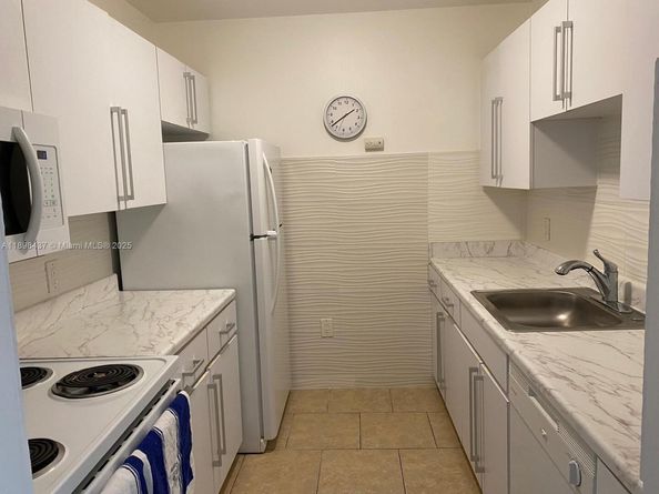 8267 SW 128th St 215, Pinecrest FL 33156