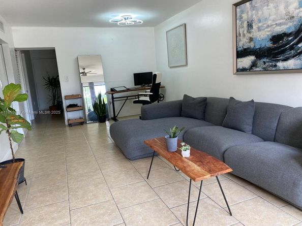8267 SW 128th St 215, Pinecrest FL 33156