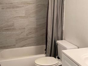 8267 SW 128th St 215, Pinecrest FL 33156