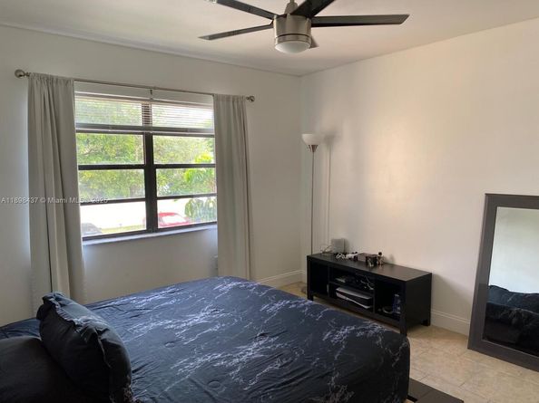 8267 SW 128th St 215, Pinecrest FL 33156
