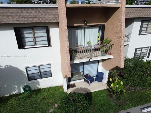 8267 SW 128th St 215, Pinecrest FL 33156