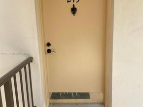 8267 SW 128th St 215, Pinecrest FL 33156