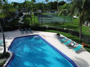 8267 SW 128th St 215, Pinecrest FL 33156