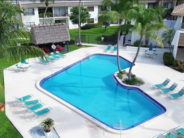 8267 SW 128th St 215, Pinecrest FL 33156