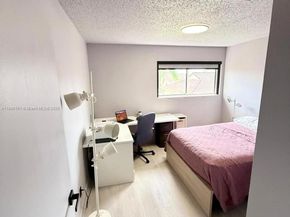 6169 NW 170th Ter, Hialeah FL 33015