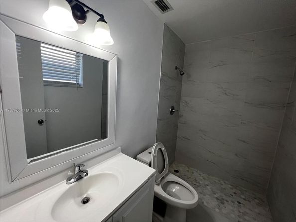 707 N 11th Ave, Hollywood FL 33019