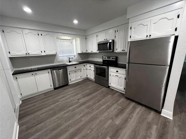 707 N 11th Ave, Hollywood FL 33019