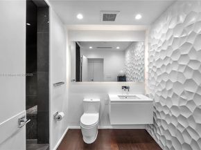 300 S Pointe Dr 3405, Miami Beach FL 33139