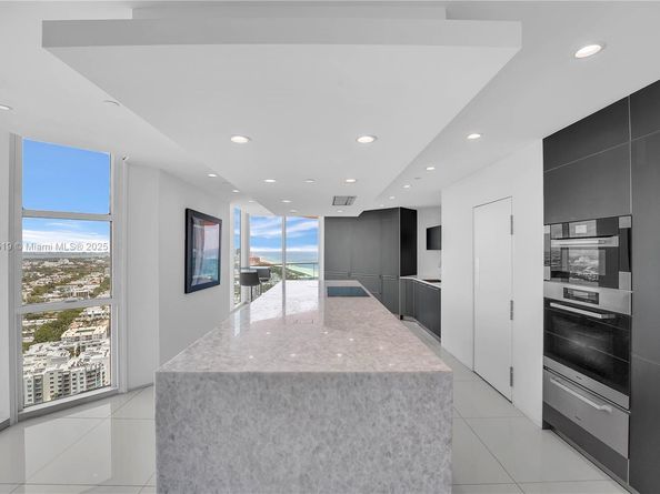 300 S Pointe Dr 3405, Miami Beach FL 33139