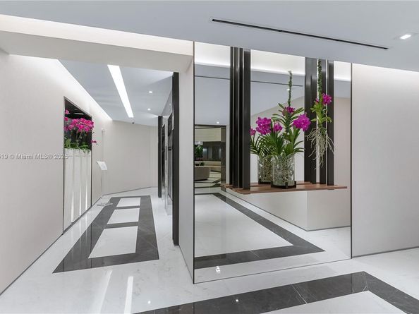 300 S Pointe Dr 3405, Miami Beach FL 33139