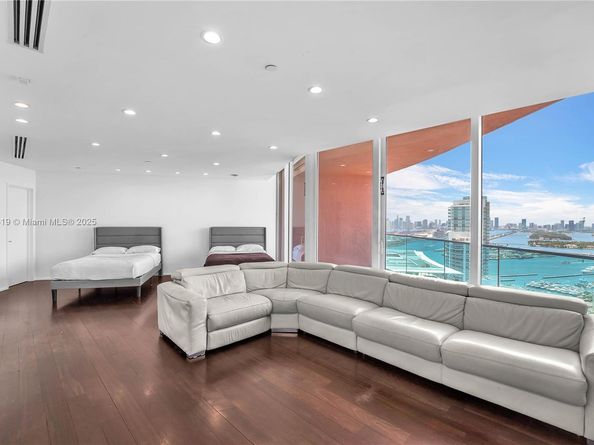 300 S Pointe Dr 3405, Miami Beach FL 33139