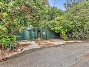 3041 Oak Ave, Miami FL 33133