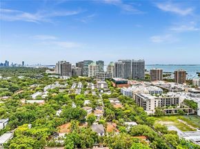3041 Oak Ave, Miami FL 33133