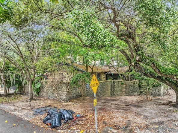 3041 Oak Ave, Miami FL 33133