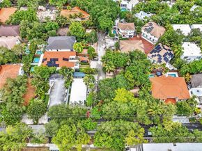 3041 Oak Ave, Miami FL 33133