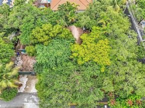 3041 Oak Ave, Miami FL 33133