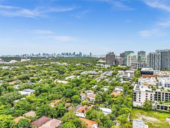 3041 Oak Ave, Miami FL 33133