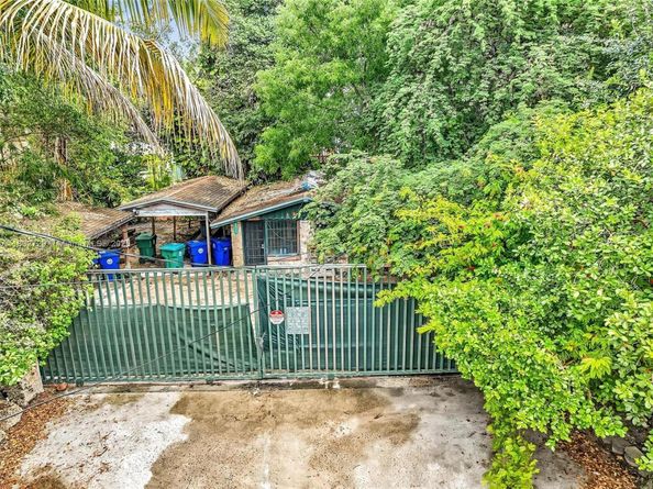 3041 Oak Ave, Miami FL 33133